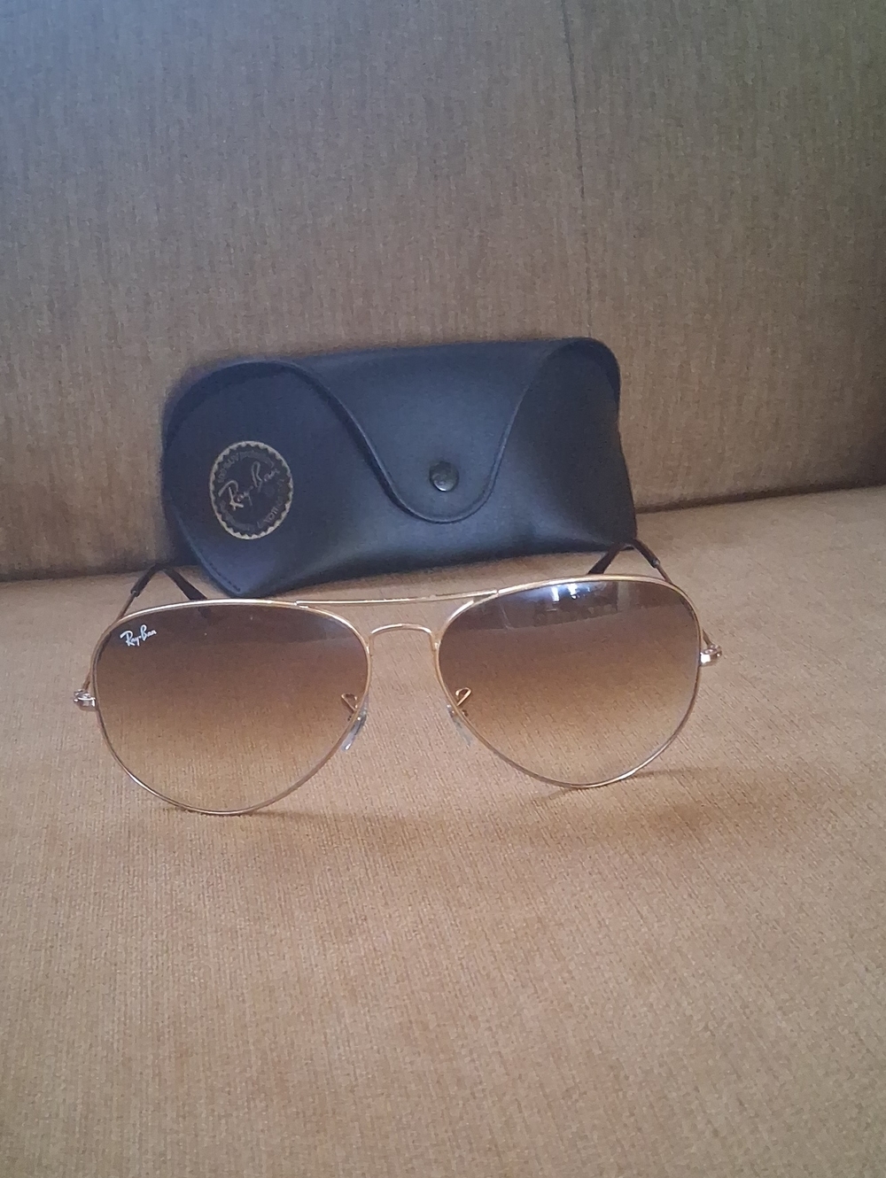 Ray-Ban Men’s Gold Aviator Sunglasses with Brown Gradient Lenses